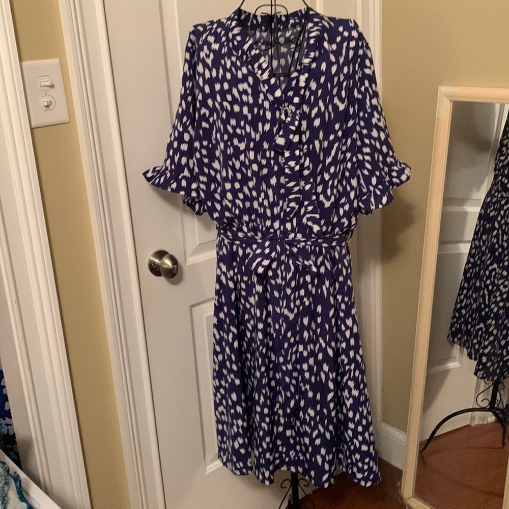 EUC Shein blue & white belted elastic waist v-neck collar with tie dress 4XL